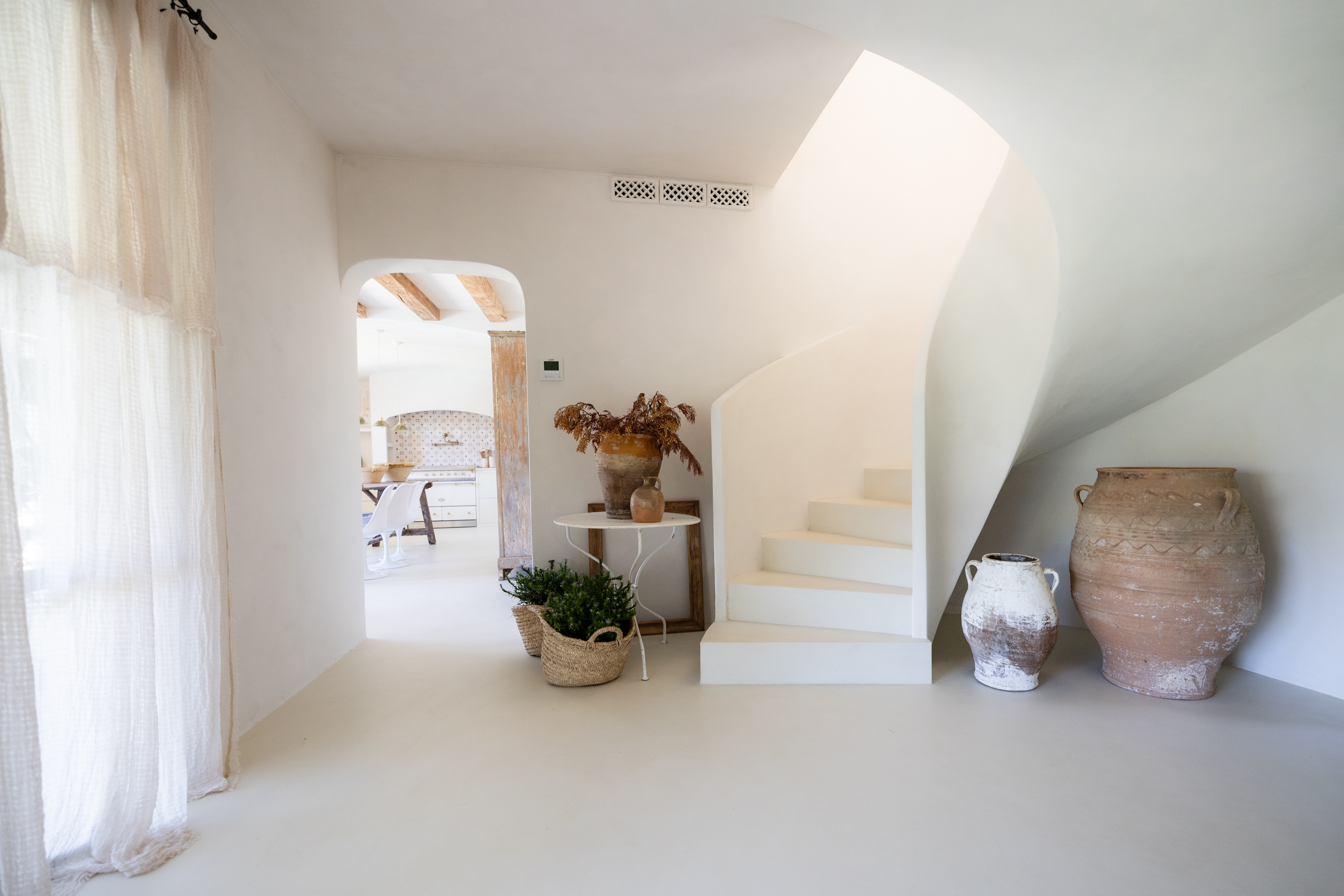Entrance hall with staircase