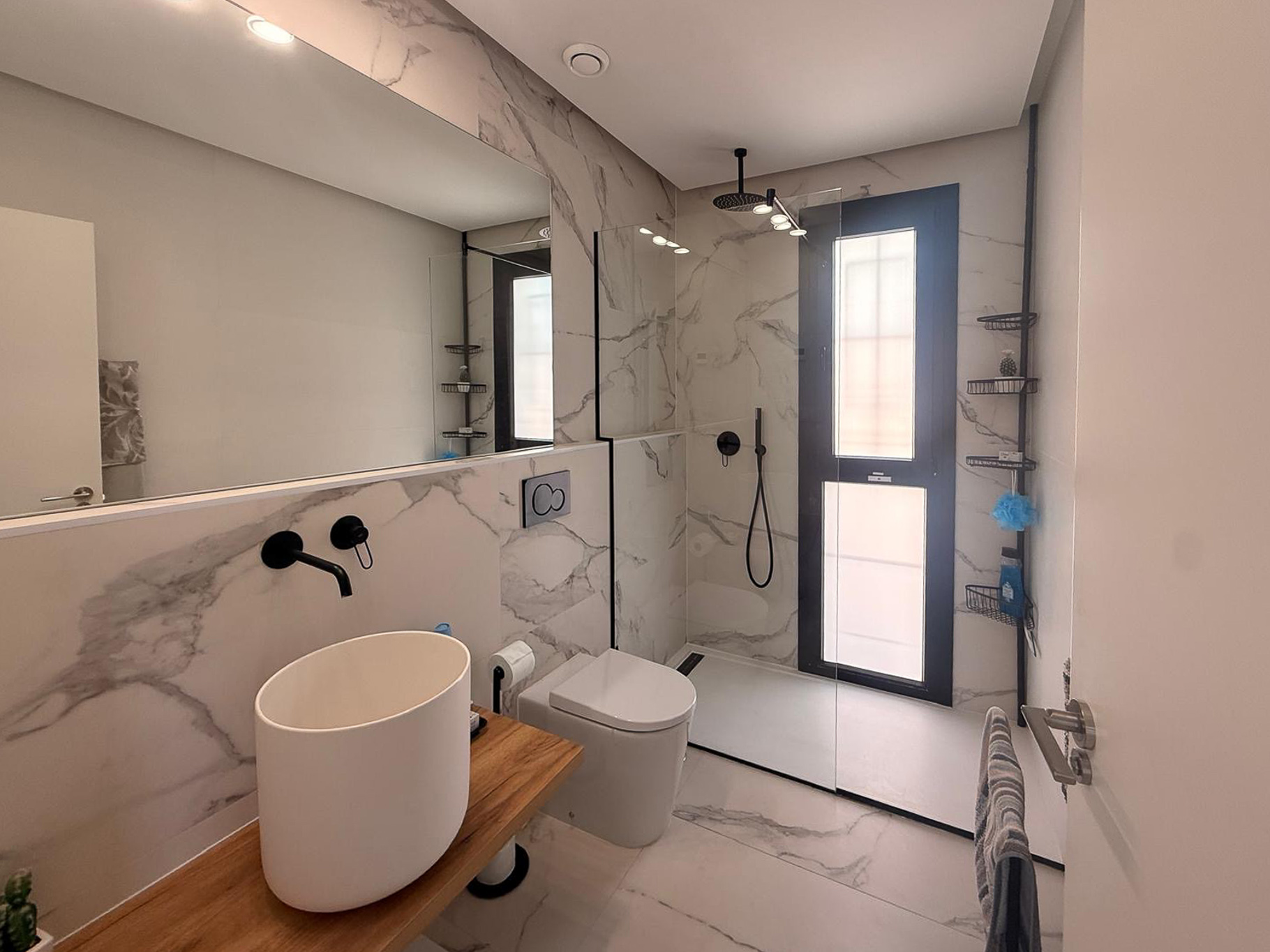 En-suite bathroom with shower