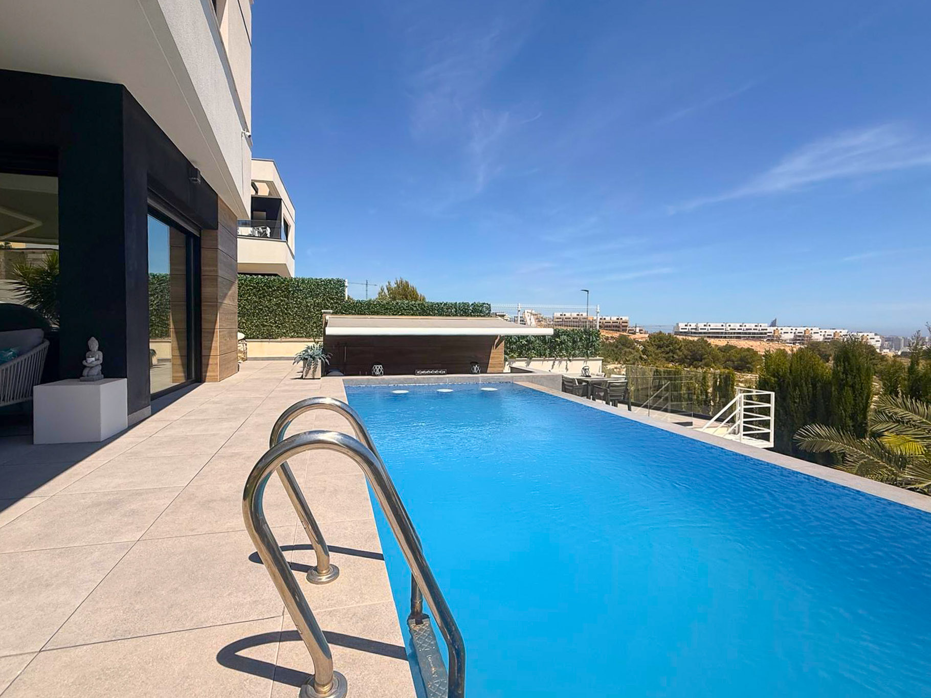Infinity pool and terrace