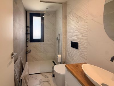 En-suite bathroom