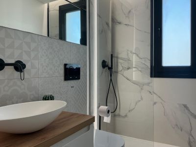 En-suite bathroom