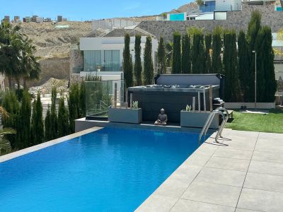 Swimming pool and outdoor jacuzzi
