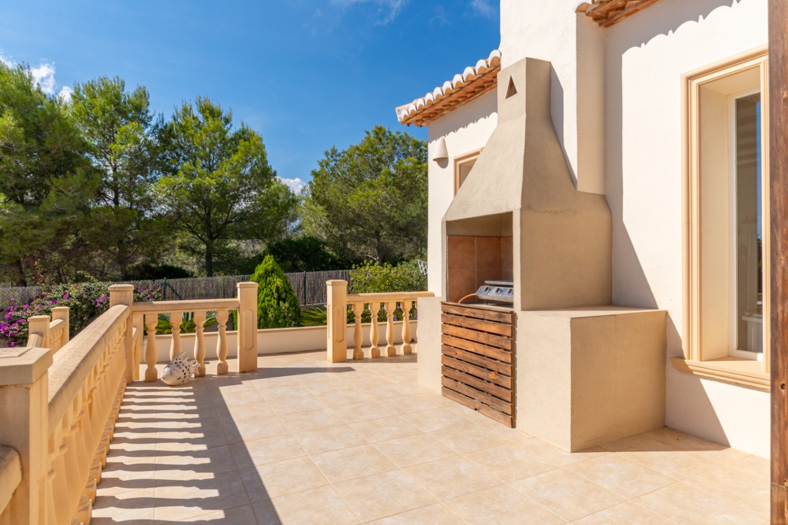 Terrace with barbecue
