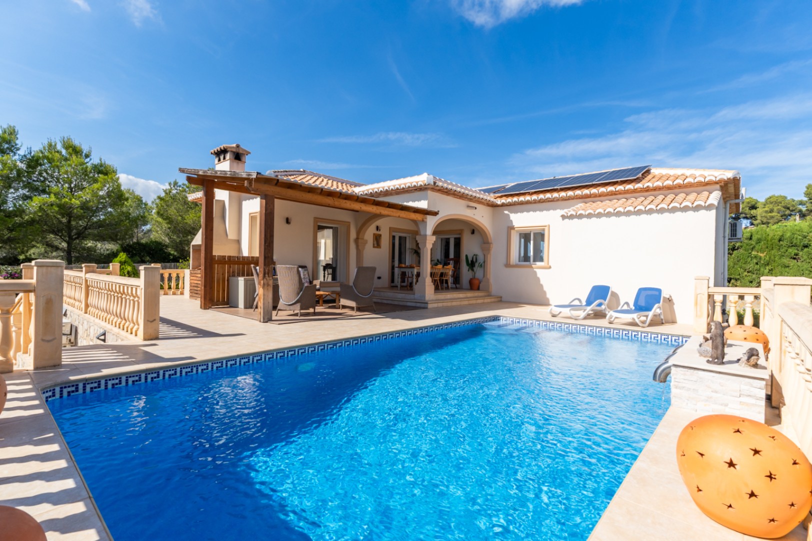 Swimming pool and terrace