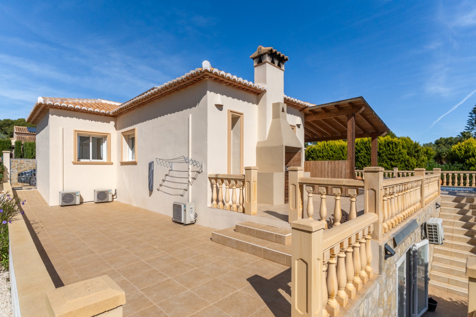 Exterior terrace