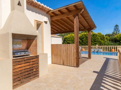 Terrace with barbecue and pool