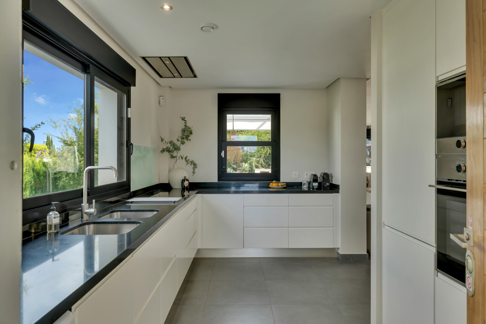 Modern kitchen