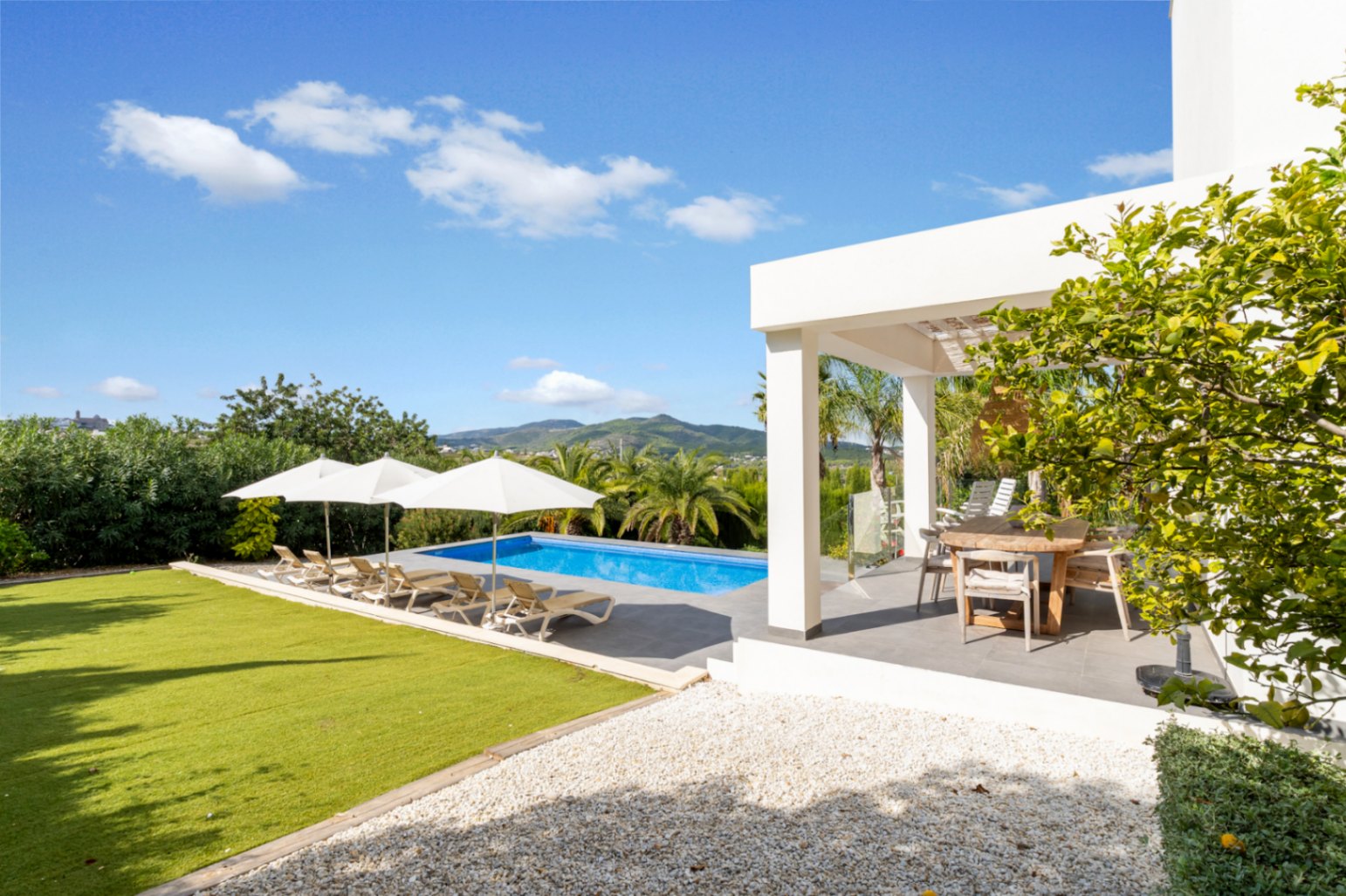 Garden with pool and terrace