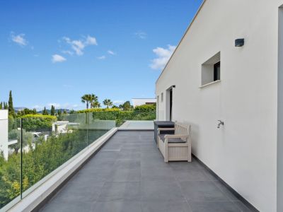 Upper floor terrace