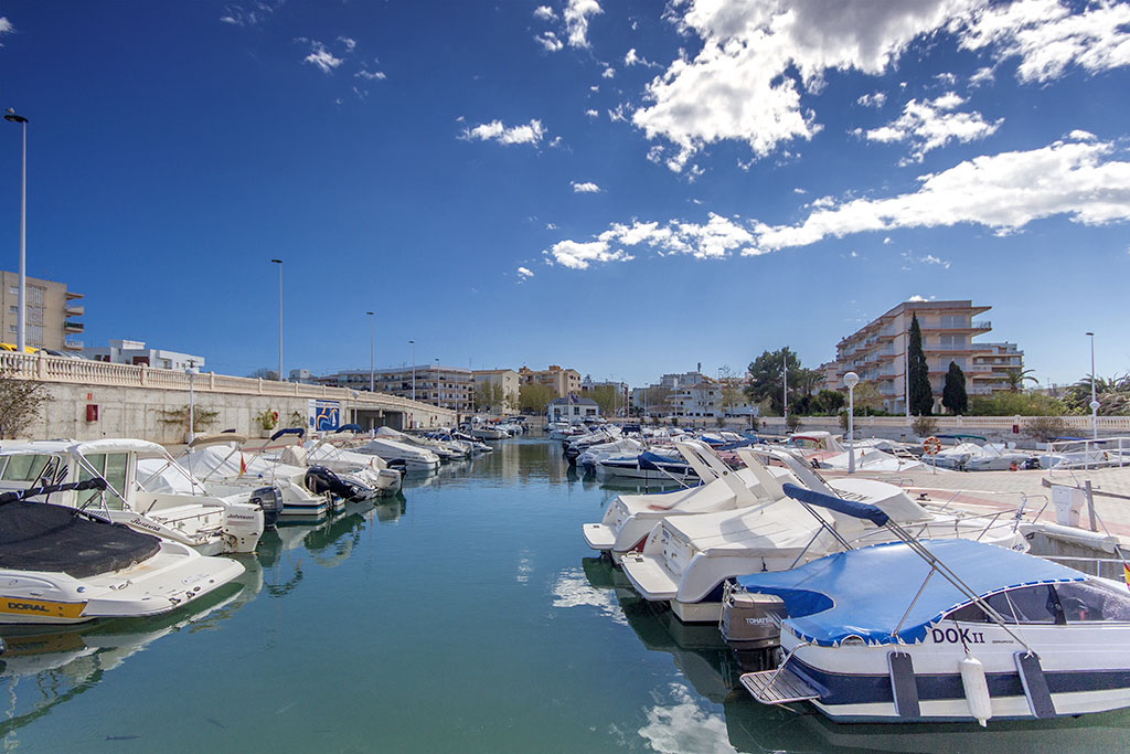 Marina canal
