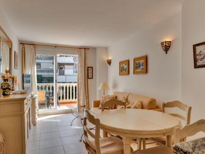Living-dining room with terrace access