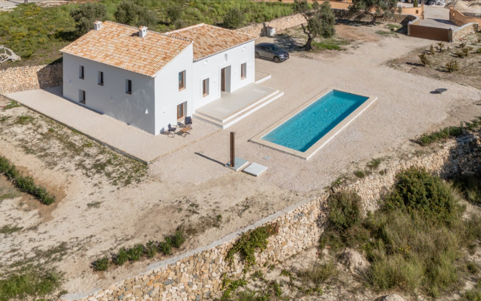 Exterior with swimming pool
