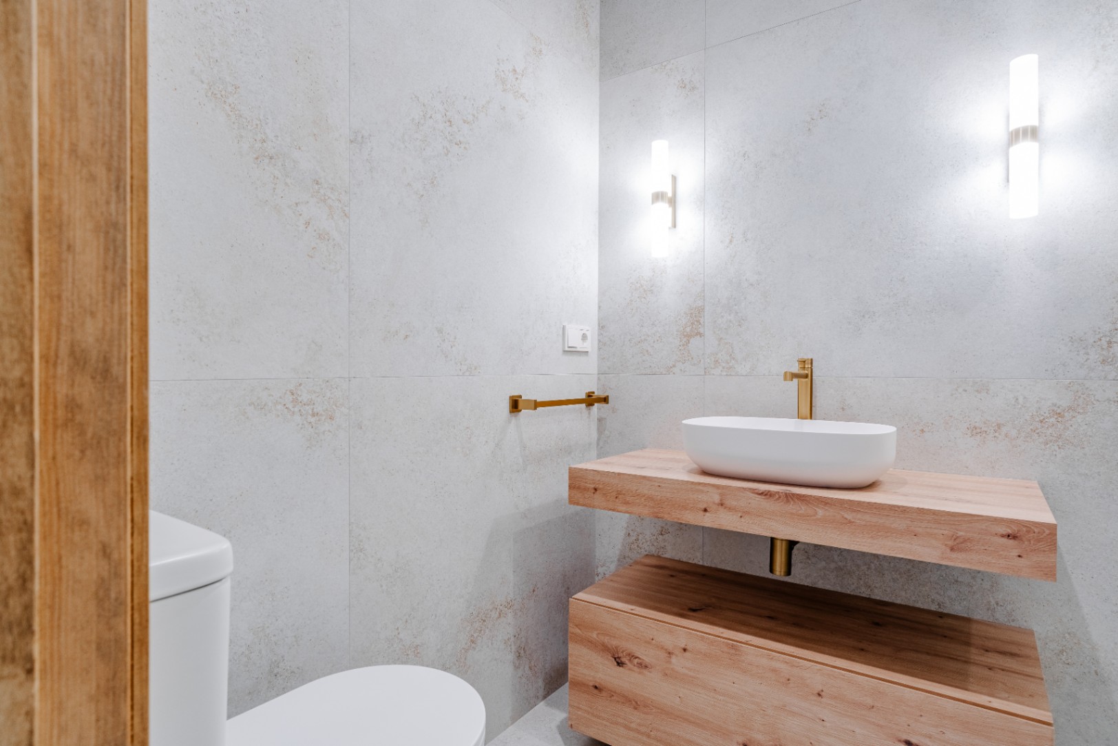 Modern bathroom