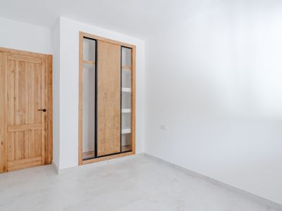 Bedroom with built-in wardrobe