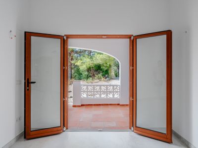Access to the covered terrace