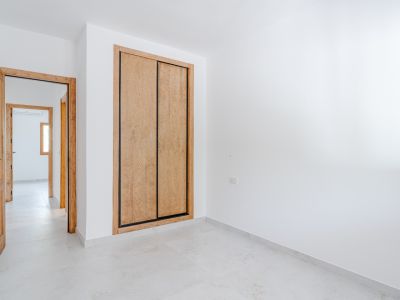 Bedroom with built-in wardrobe