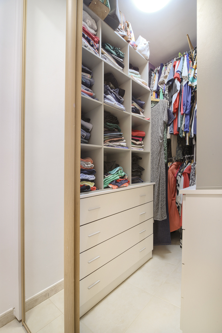 Walk-in closet