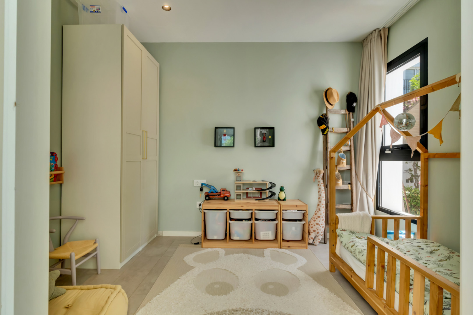 Children's bedroom