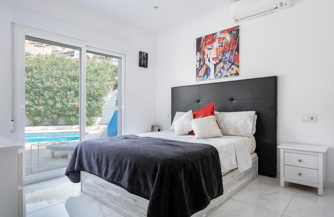 Bedroom with pool access