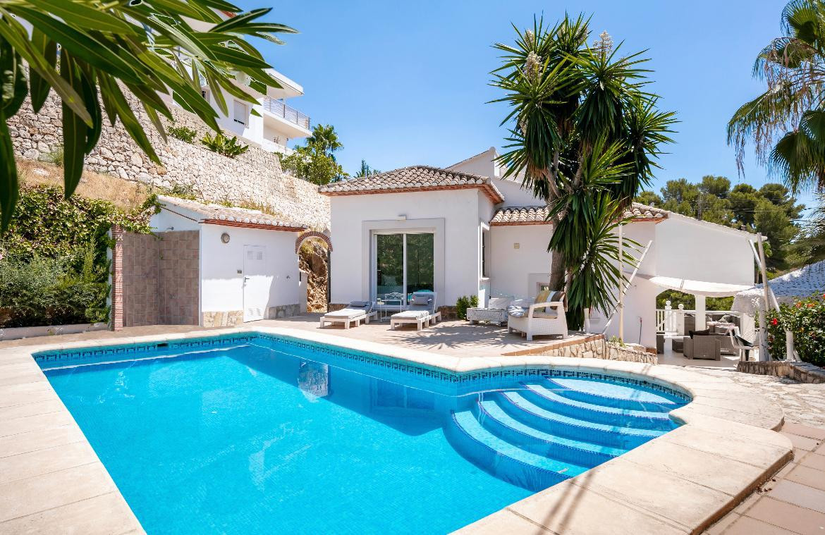 Swimming pool and terrace