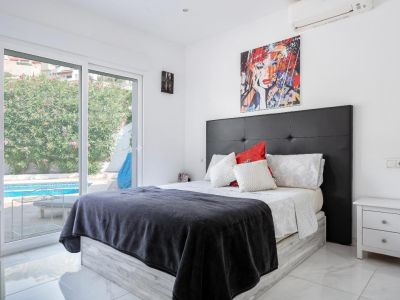 Bedroom with pool access