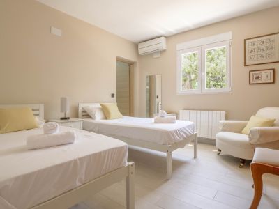 Guest bedroom