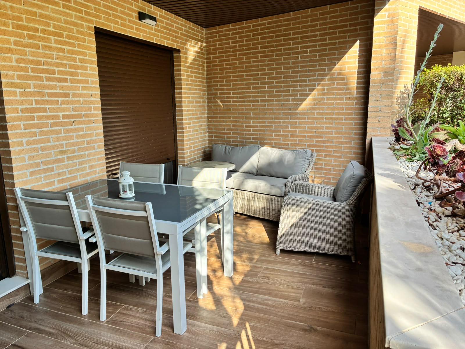 Exclusive ground-floor apartment with garden and pool in Jávea (El Arenal)