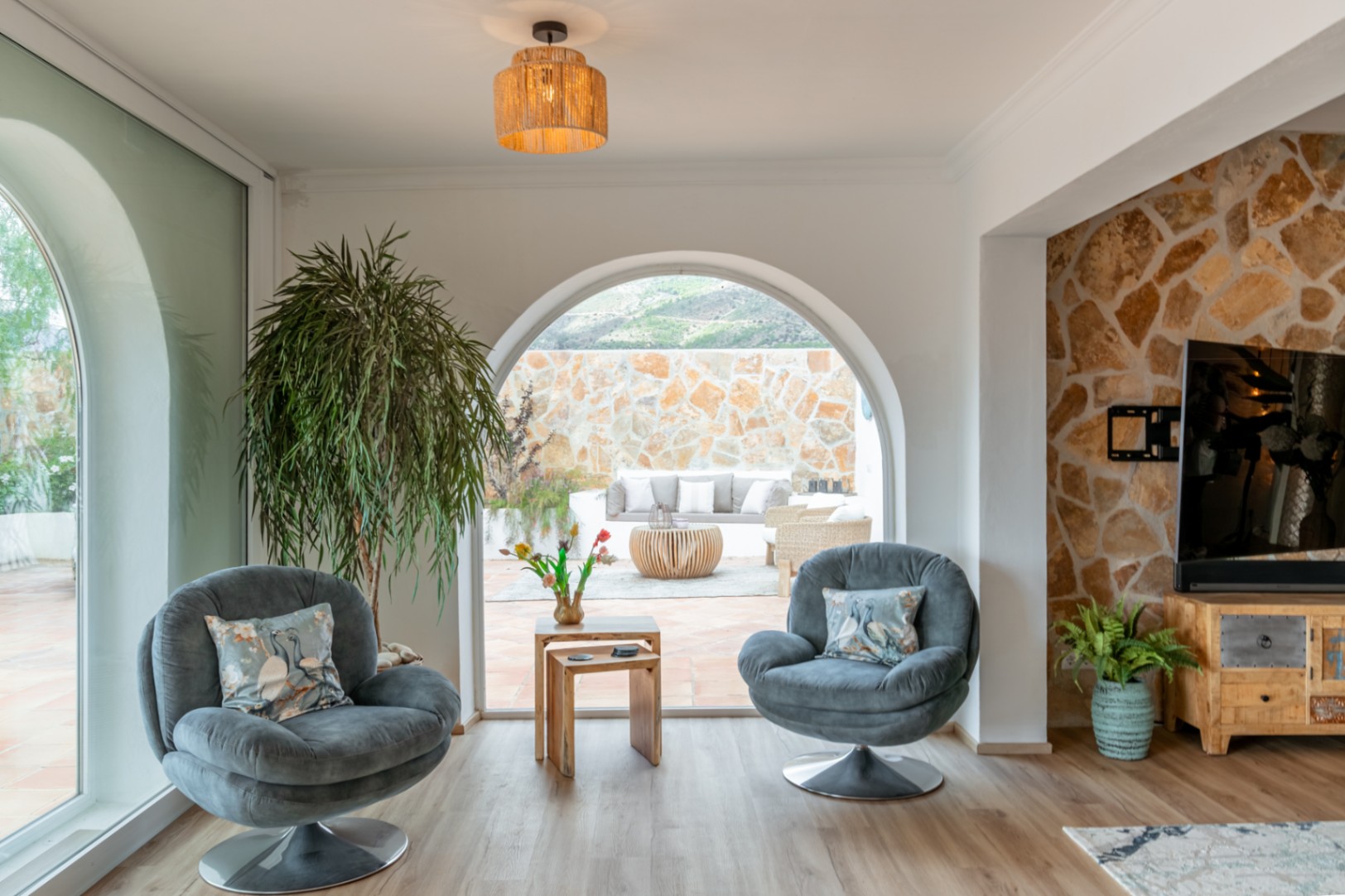 Living room with arched window