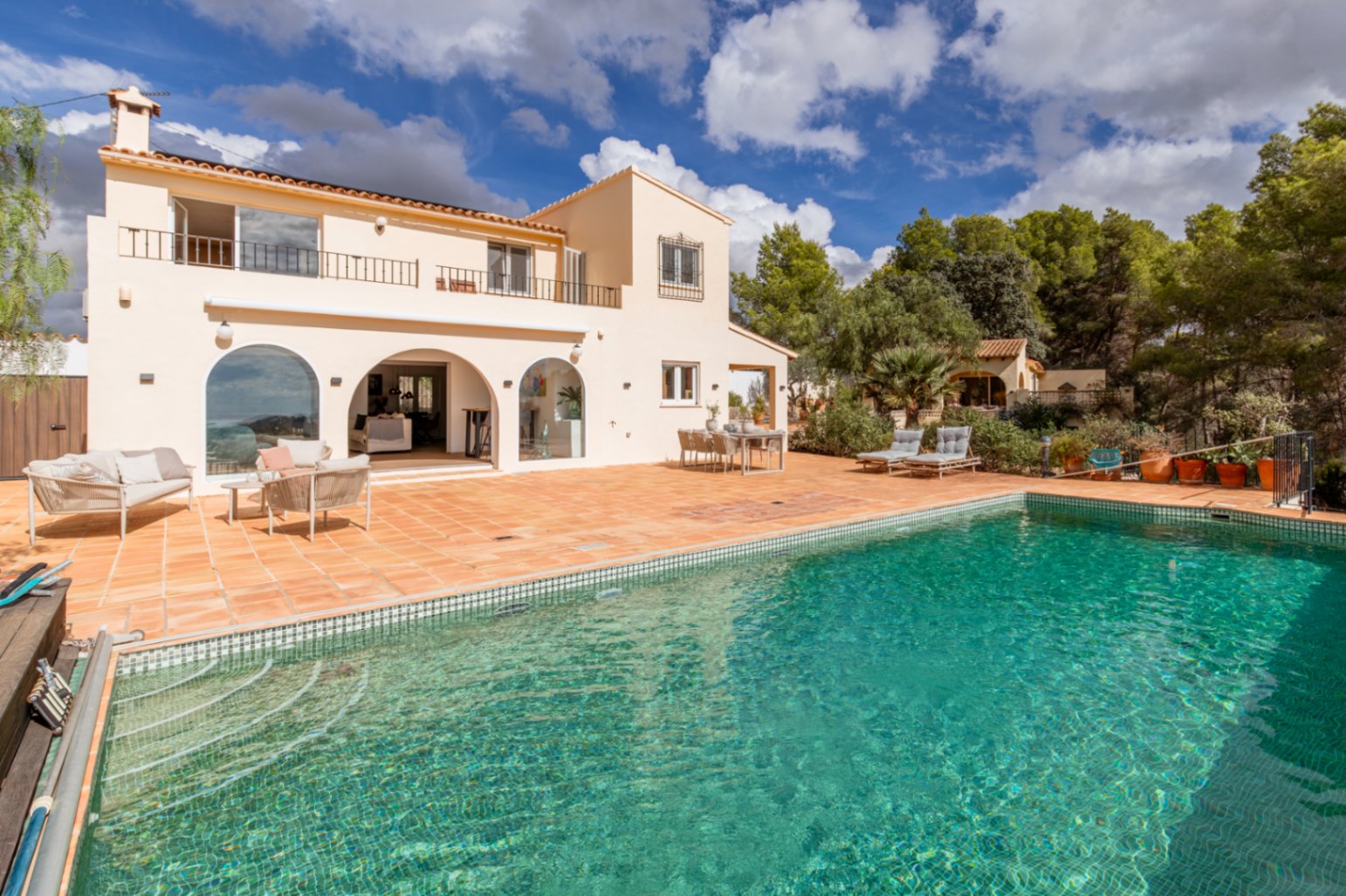 Swimming pool and terrace
