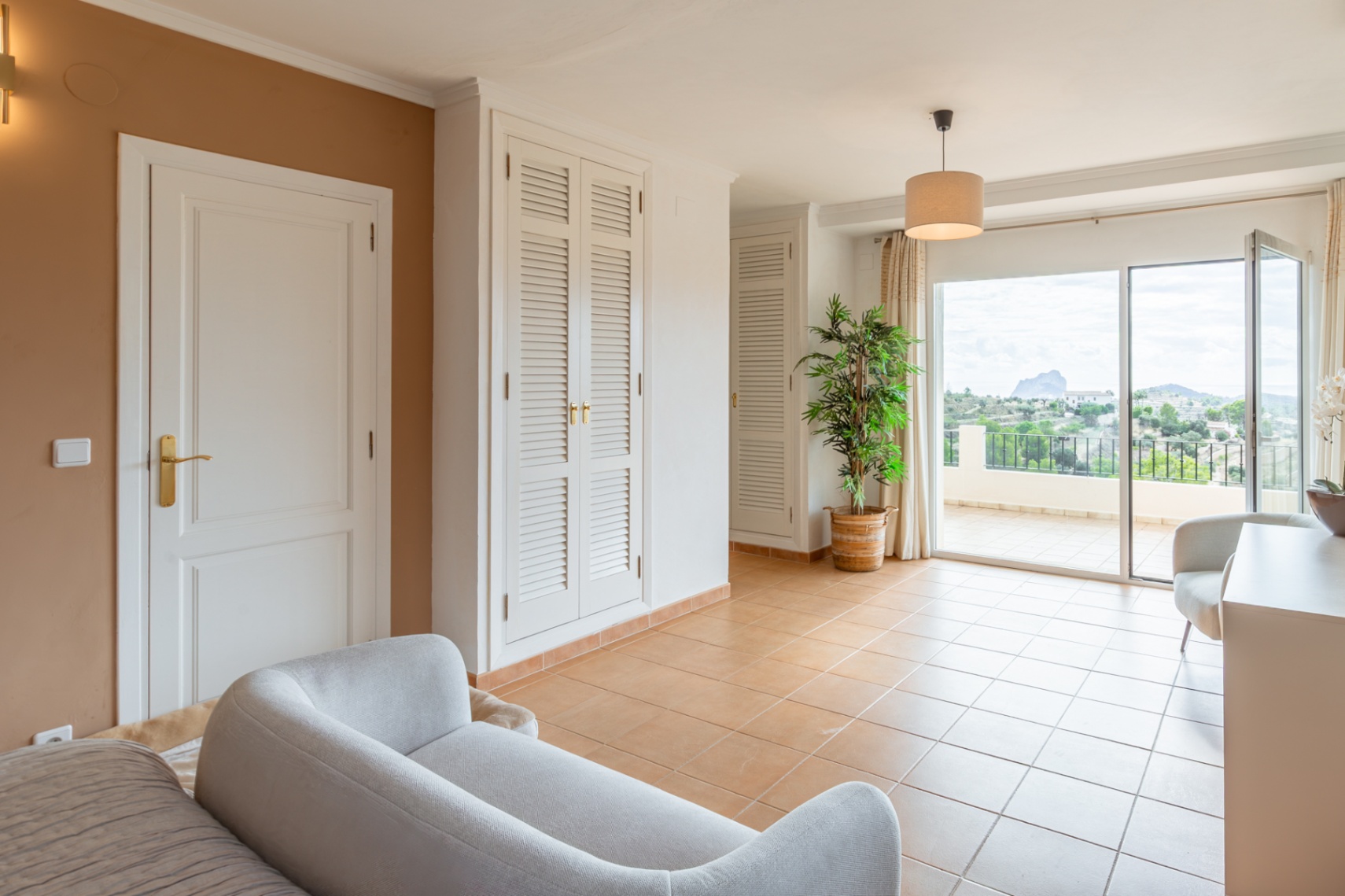 Bedroom with terrace access