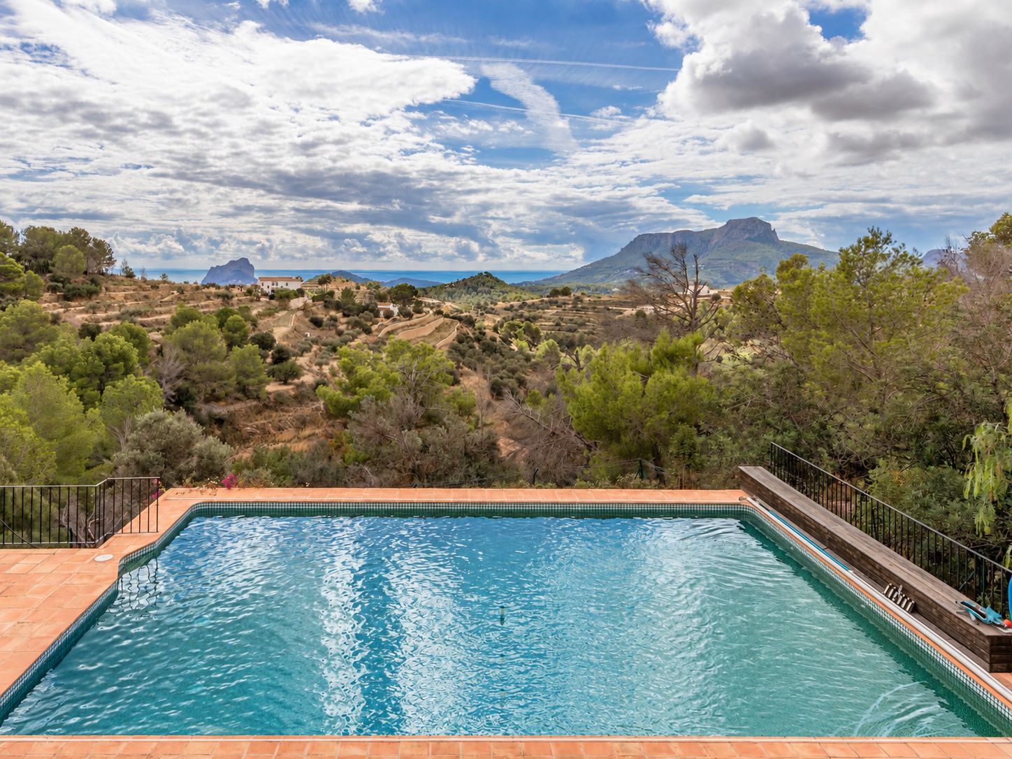 Swimming pool with sea views