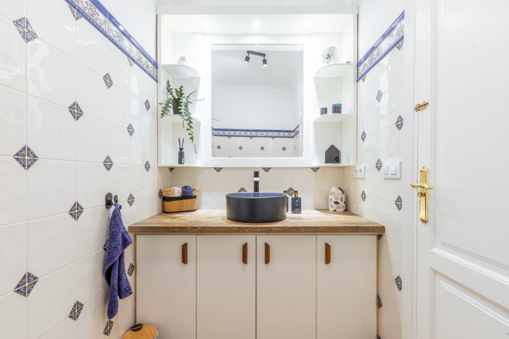 Bathroom interior