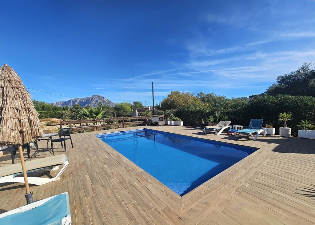 Swimming pool and terrace