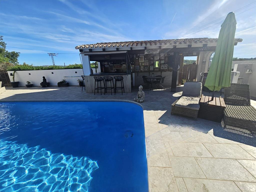 Swimming pool and outdoor bar