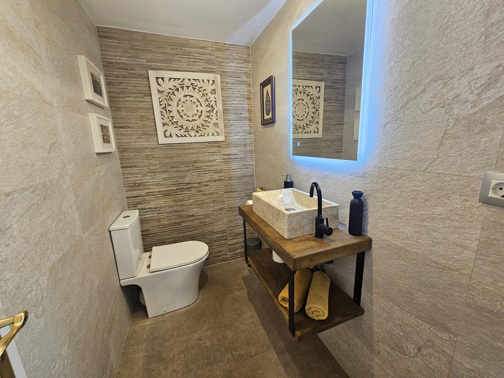 Guest toilet