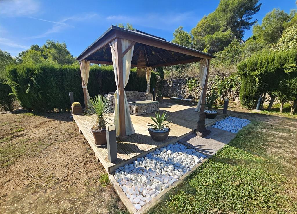 Garden pergola