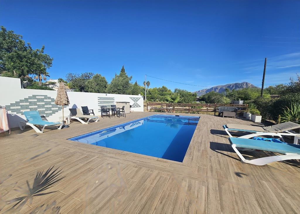 Swimming pool and terrace