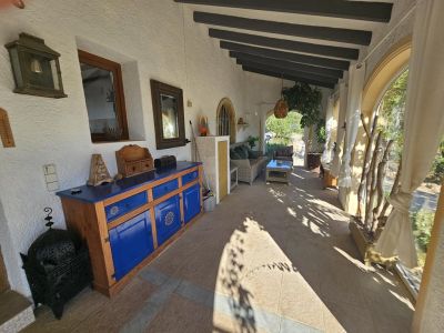 Enclosed porch