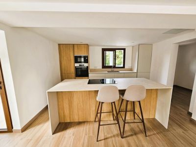 Kitchen with island