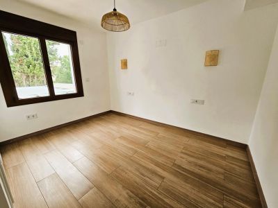 Bedroom with window