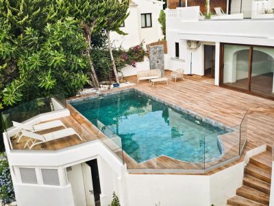 Swimming pool and terrace