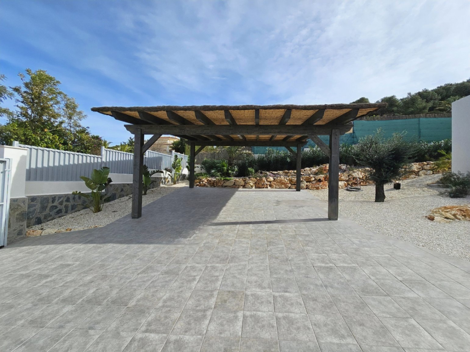 Contemporary villa in Jávea with Montgó views