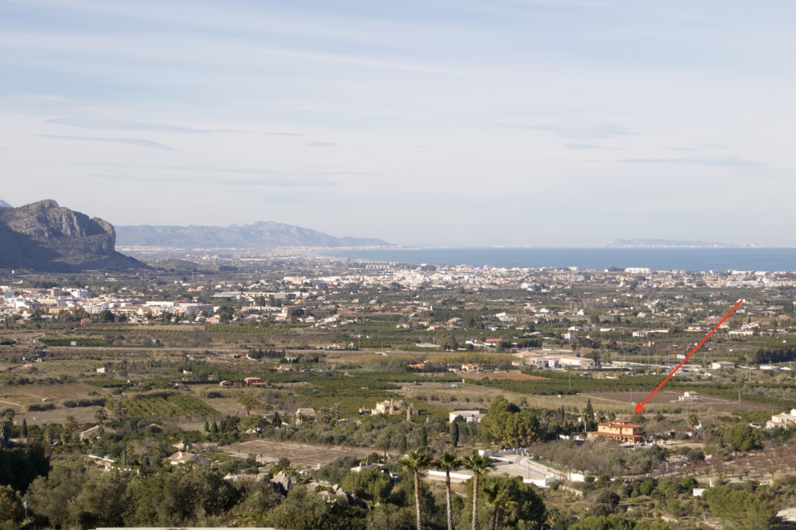 Villa in Pedreguer with sea views and expansive plot