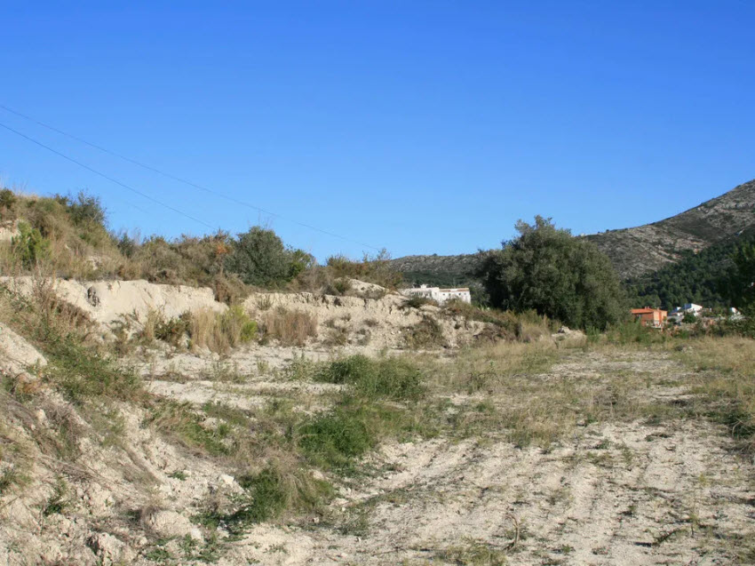 Rural plot of 11,600 m2 with sea views in Benitachell