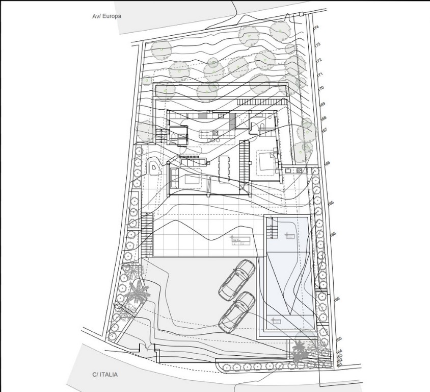 Technical site plan of the Altea Hills plot detailing the villa's footprint, infinity pool area, parking, and topographic contour lines of the terrain.