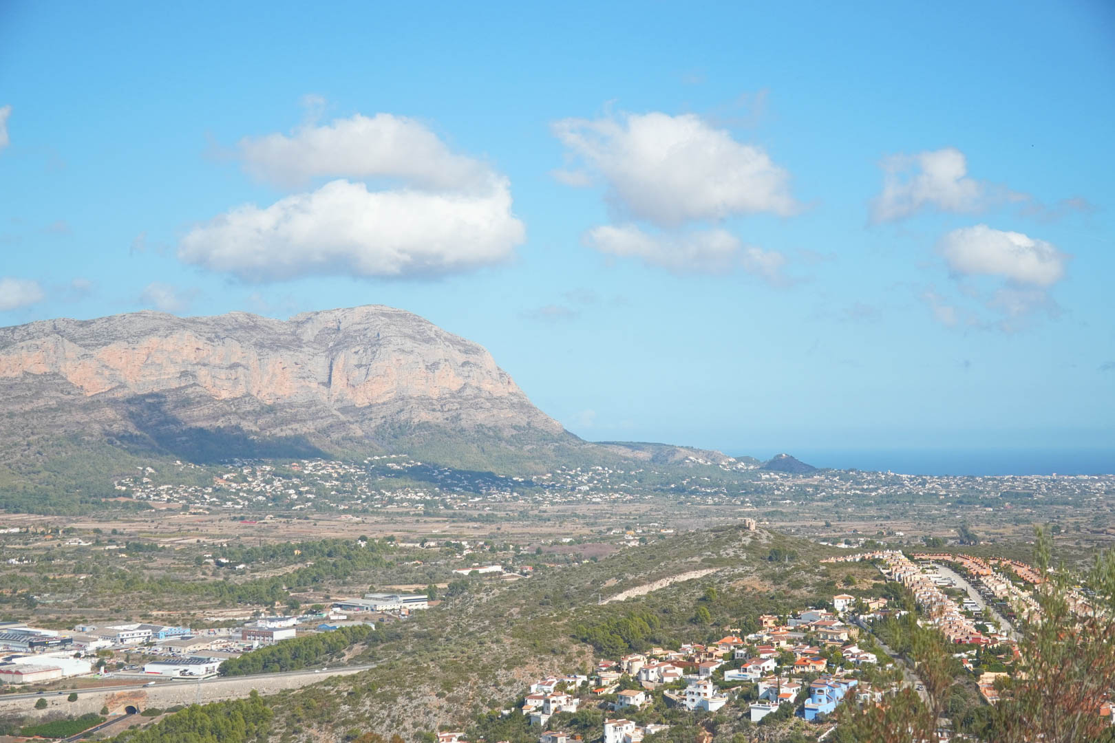 Panoramic views from the property overlooking the Pedreguer valley, featuring the Montgó mountain range and the Mediterranean Sea on the horizon.