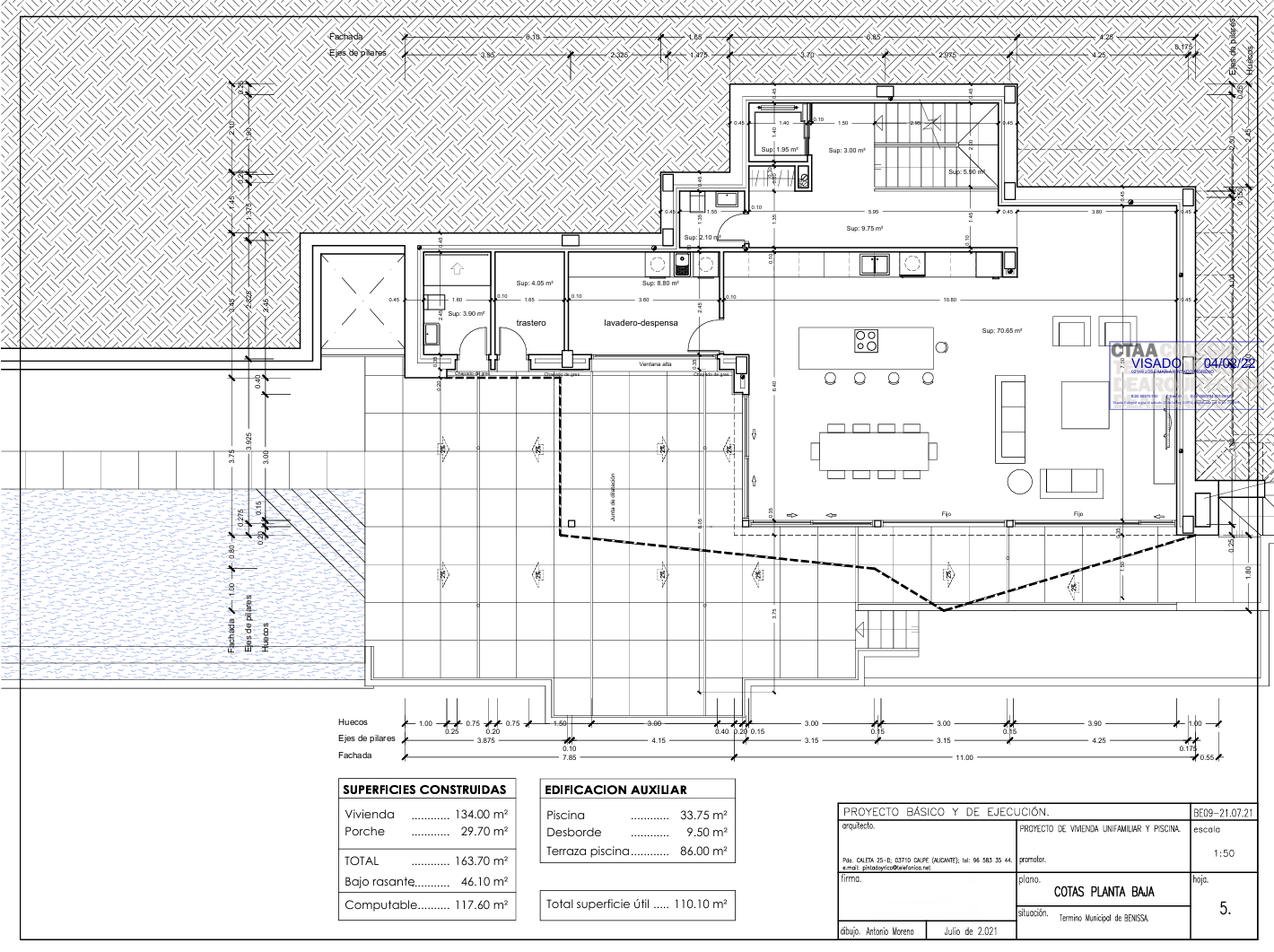 Detailed ground floor architectural plan showing the 70m² open-plan living area, integrated kitchen, laundry room, and the expansive terrace with a 33m² swimming pool.