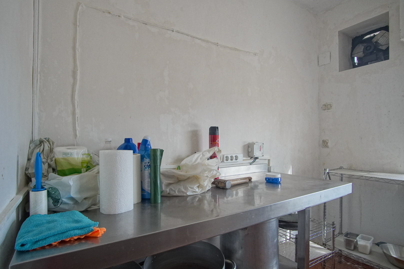 Commercial kitchen