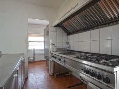 Commercial kitchen