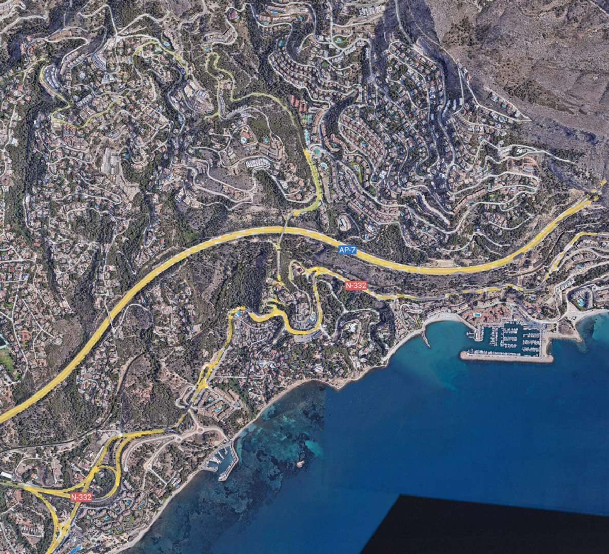 Satellite aerial view of Altea Hills highlighting the strategic connection to the AP-7 highway, N-332 road, and proximity to the Marina Greenwich port.
